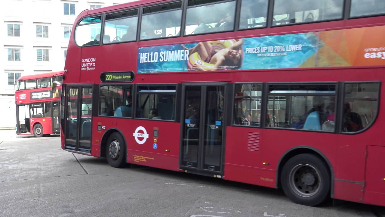 Observations At Hammersmith Bus Station Sunday, July 3, 2016