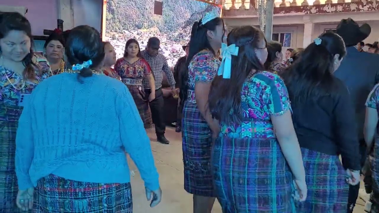 Maderas de mi Pueblo en 15 primaveras  de Maria Guadalupe Mateo