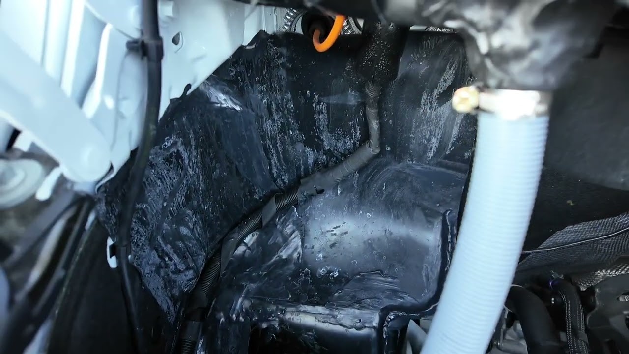 Ford Transit Fuite pare-brise #4