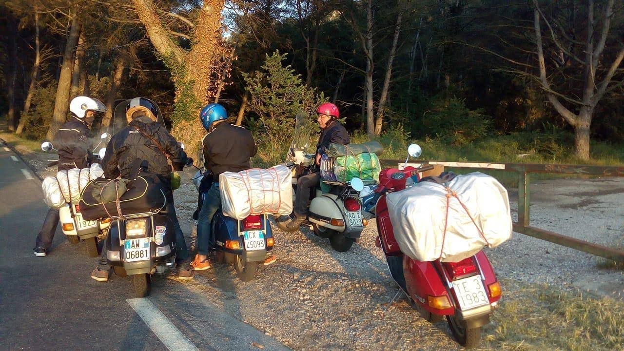 Viaggio in vespa  Pineto Barcellona