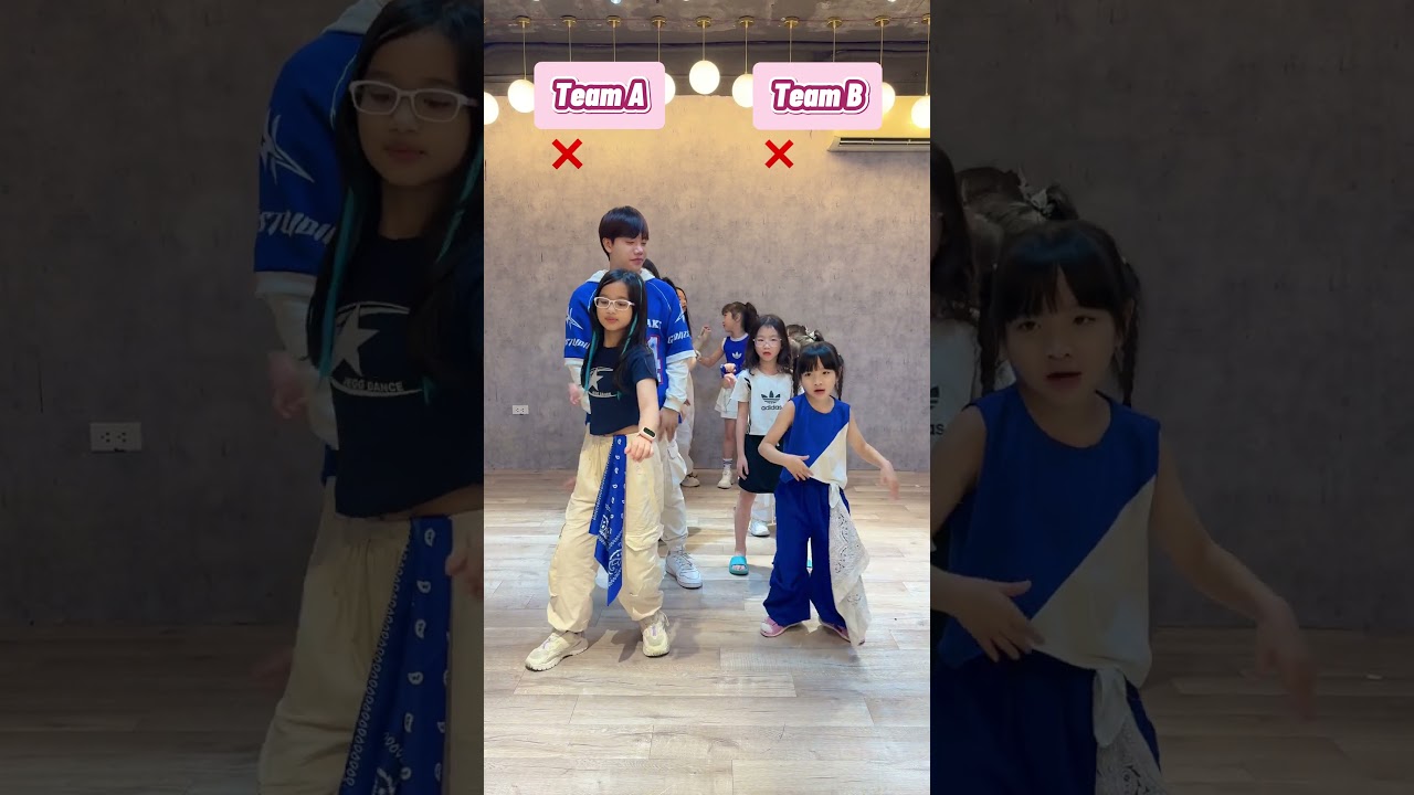 C&aacute;c bạn th&iacute;ch Team n&agrave;o hơn? | Battle Dance Lớp Tiktok Thầy Huy | Follow Me