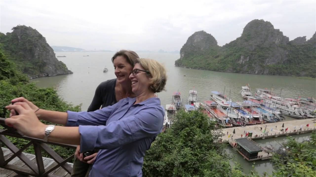 Ha Long Bay by Boat, Hanoi, Vietnam