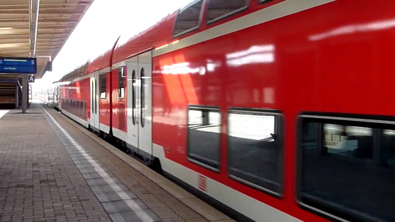 Einfahrt des RegionalExpress (RE) aus Rheine mit E- Lok BR 111  Braunschweig Hbf  (HD)
