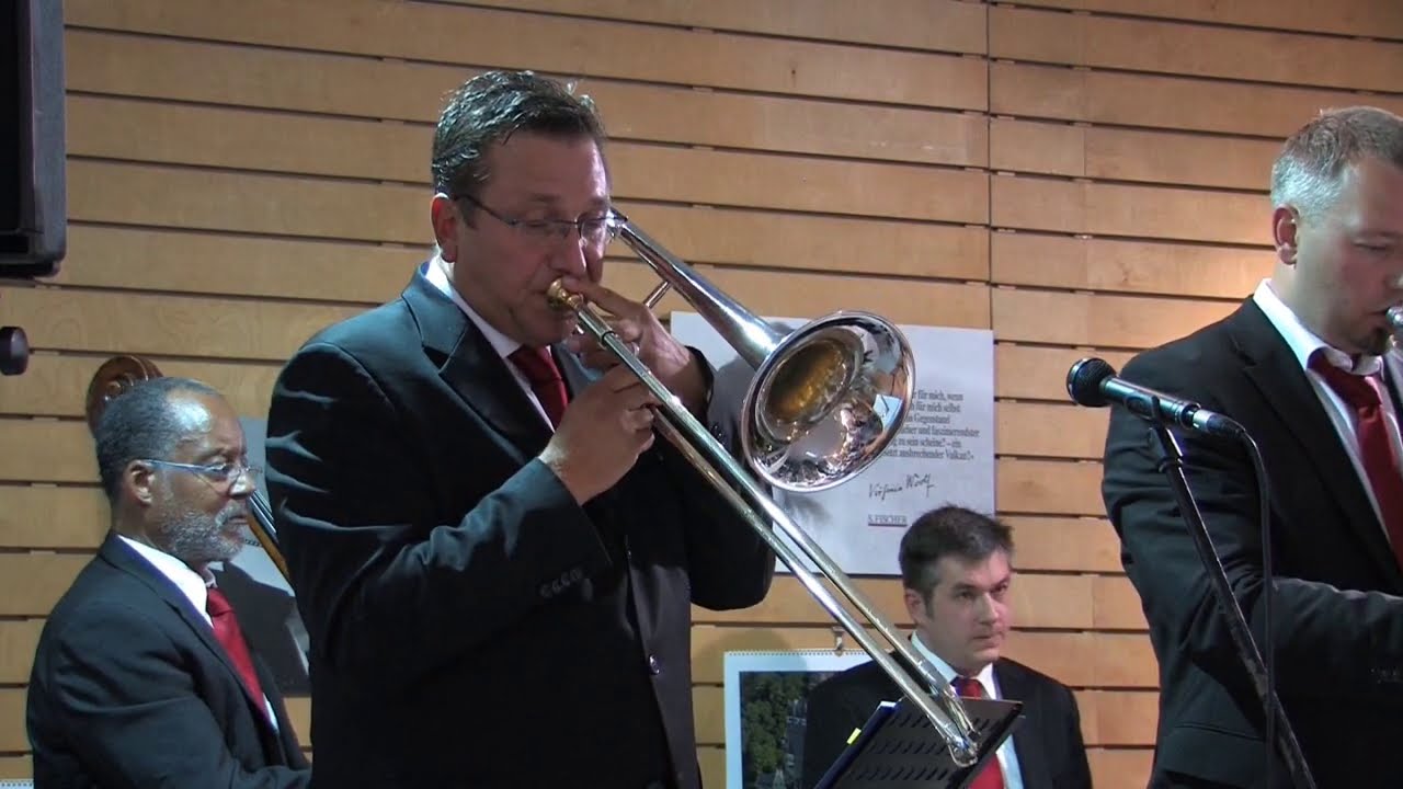 Joe Wulf and the Gentlemen of Swing play 