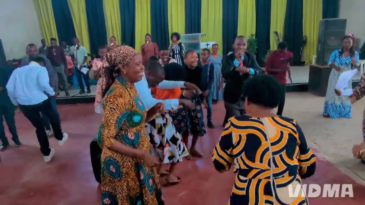 Kila mwenye Pumzi na Amsifu Bwana