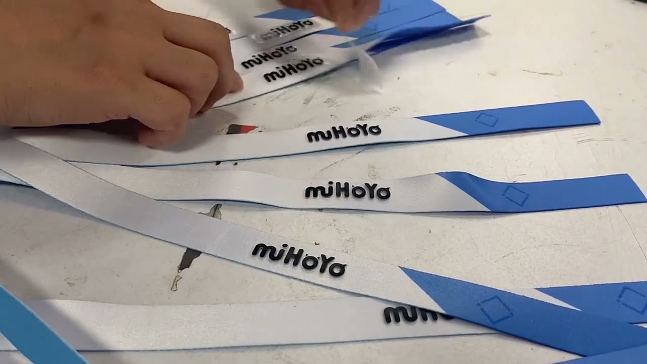 How to get the free sample of 3D silicone heat transfer labels