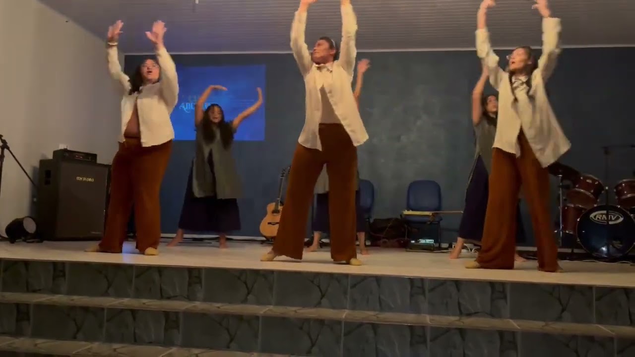 Coreografia Tuas águas - Julia Vitória/Gabriela Rocha