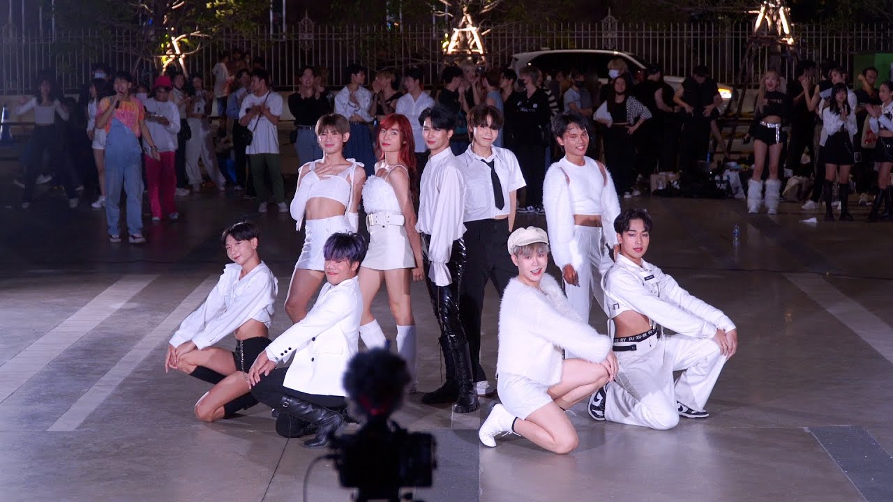 221125 MIJI MINIZIZE cover fromis_9 - DM @ Siam Square Walking Street