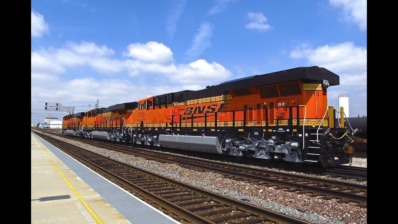 BNSF Railway Train Action in Commerce - 4/5/13