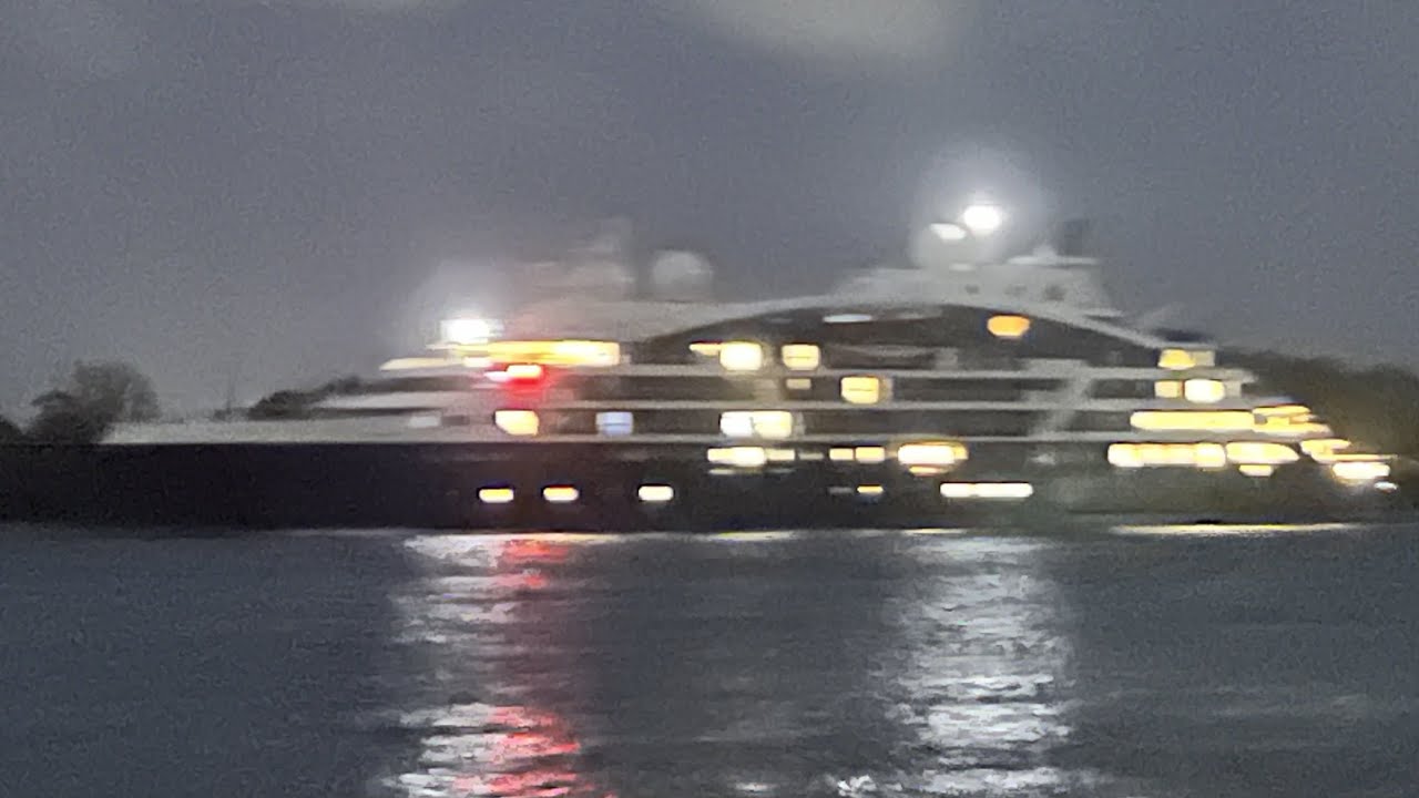 Great Lakes Cruise Ship Le Bellot
