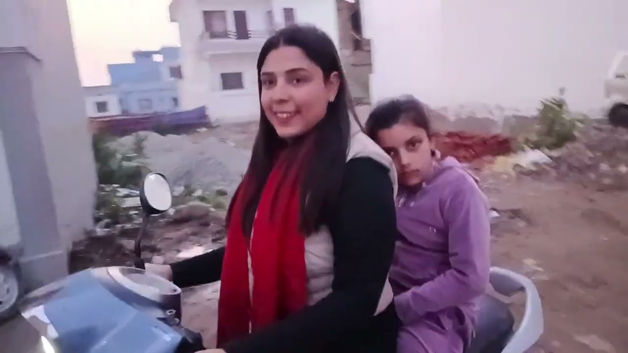 # Rishikesh maike me masti krte hue.janki pul me bahut thand  lg rahi hai.🥰😍