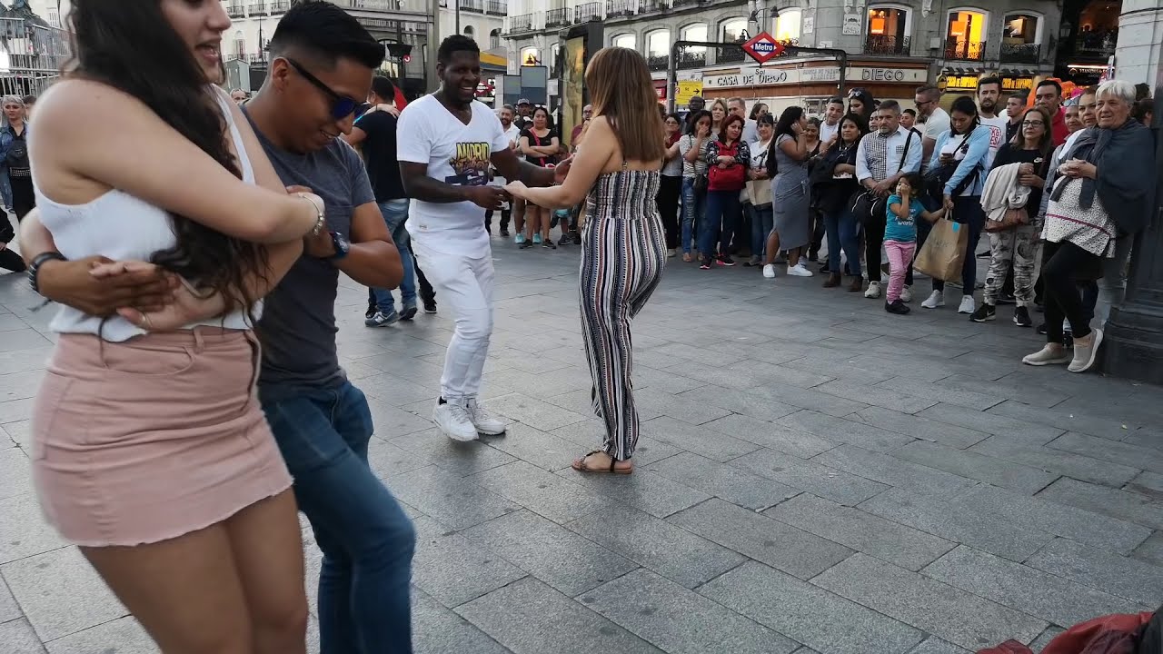 &rdquo;&iexcl;Imposible No Mirar! El Arte de Bailar de esta  Chica BACHATA DOMINICANA 🇩🇴 