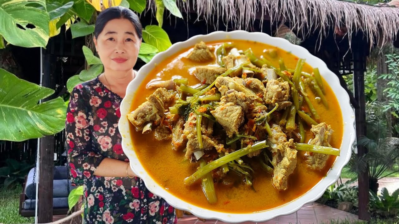 សម្លម្ជូរគ្រឿងឆ្អឹងជំនីជ្រូកជាមួយបន្លែត្រកួនមានរសជាតិឆ្ងាញ់ណាស់-Cambodia food/Dara Cooking 