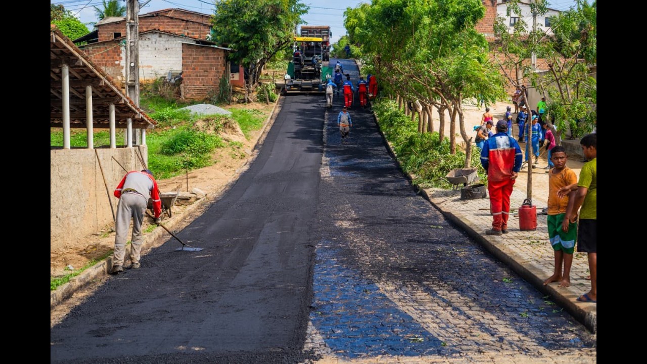 Ordem de serviço para reforma de banheiro e asfalto na Aparecida foi assinada na última terça (24)