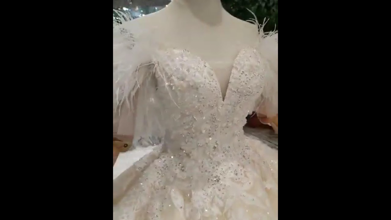 HW21 Luxury off the shoulder with feather wedding dress