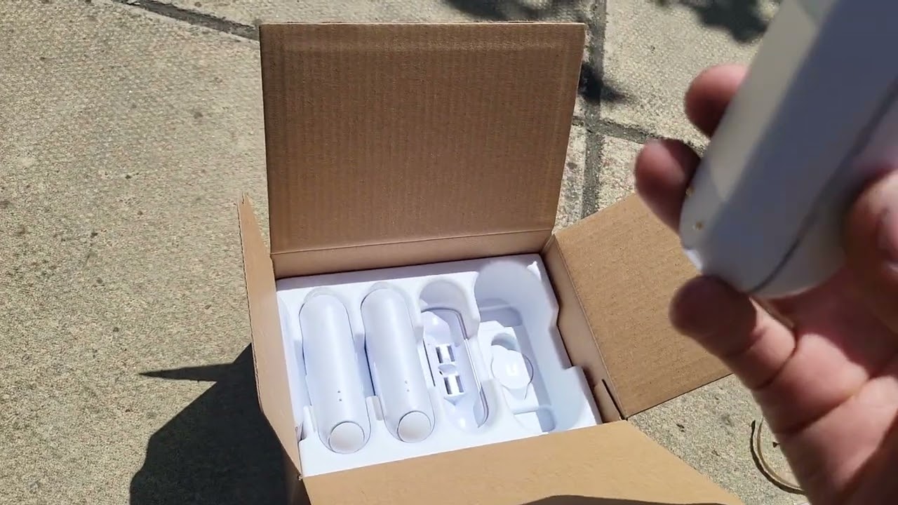 Unboxing Ubiquiti UP Sense smart sensors with water leak detection