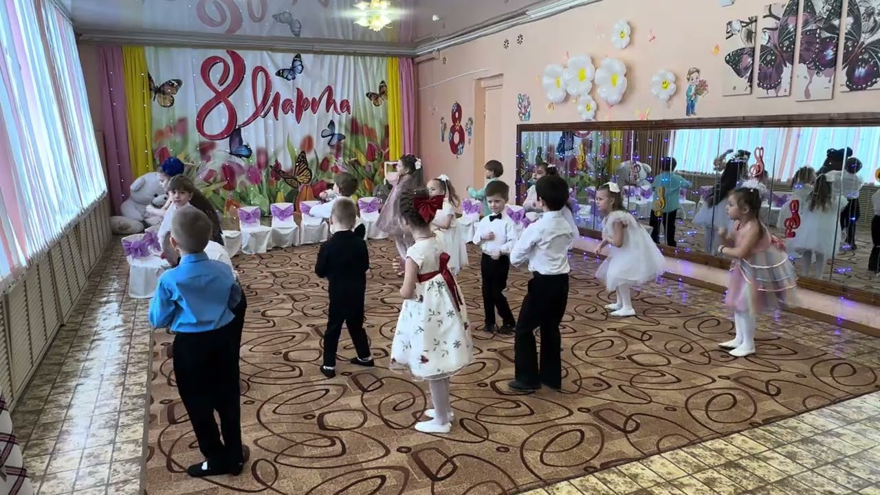 Флешмоб к 8 марта 