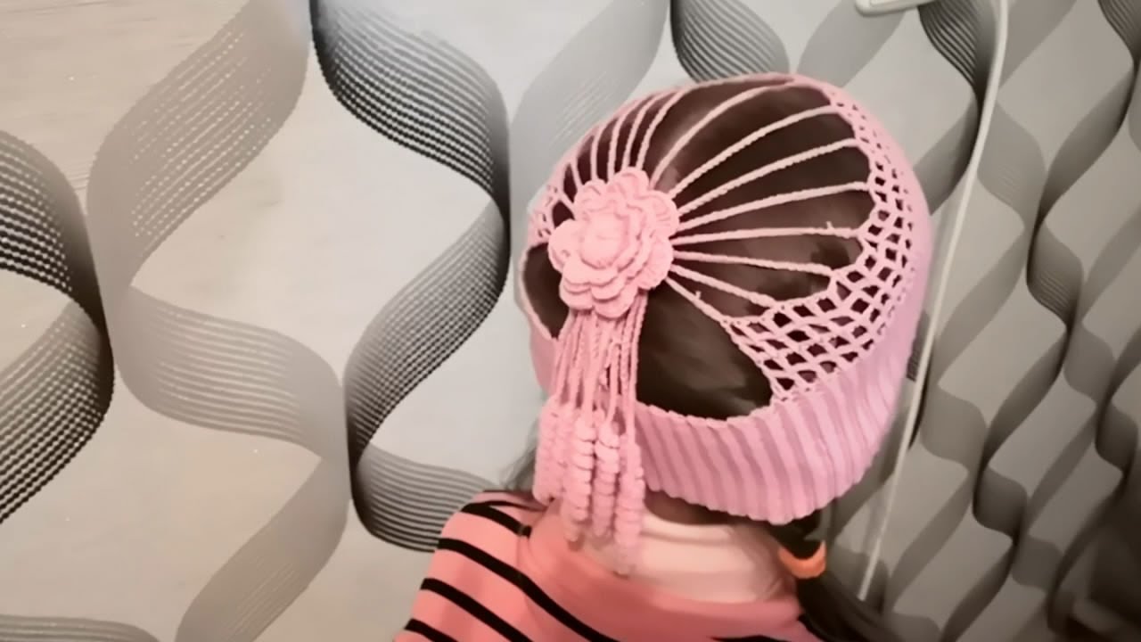 Шапочка крючком для девочки.  Ажурная, необычная шапочка для девочки.