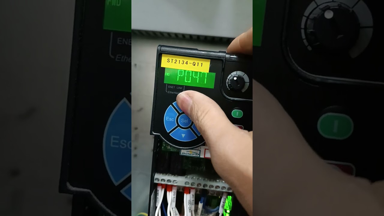 powerflex 525 start by terminal. Speed reference via preset frequency.