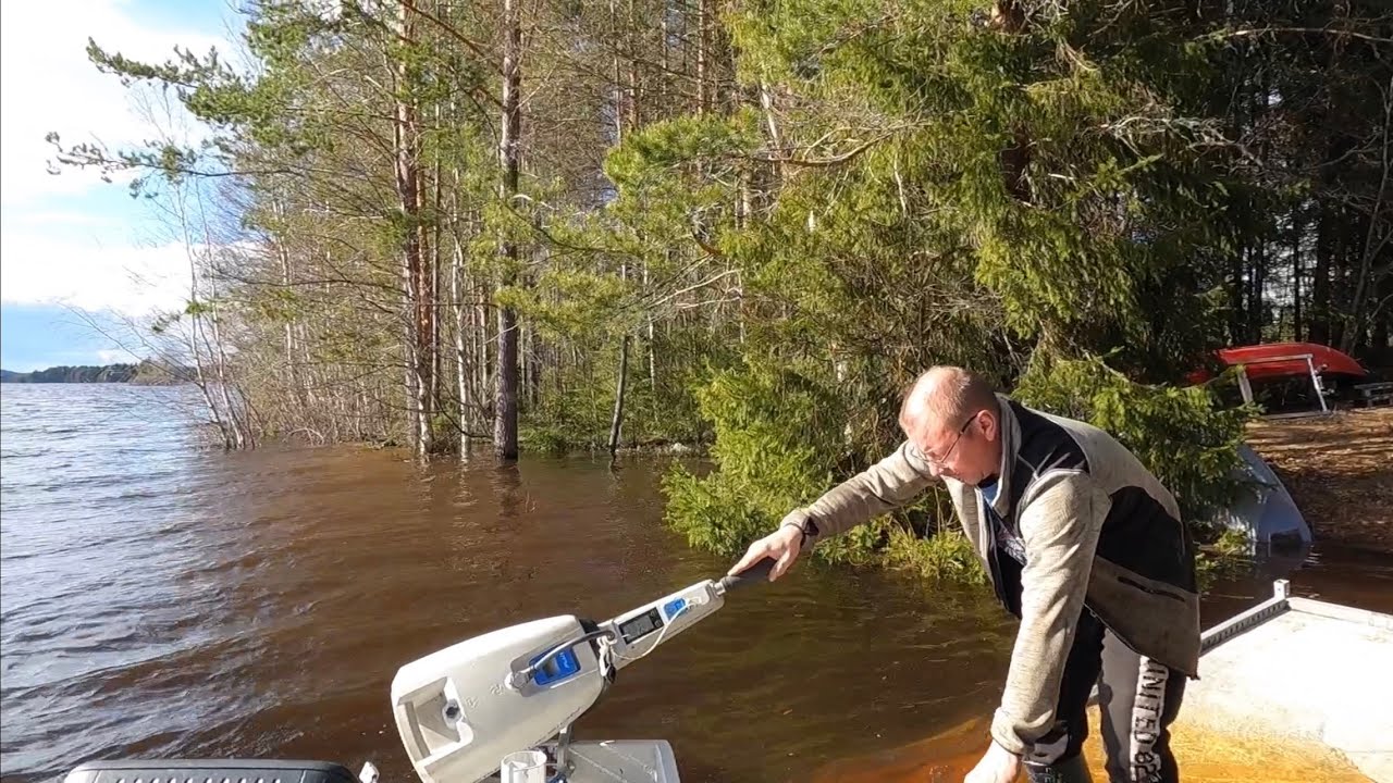 Lautta vesille ja k&auml;yd&auml;&auml;n saaressa samalla.