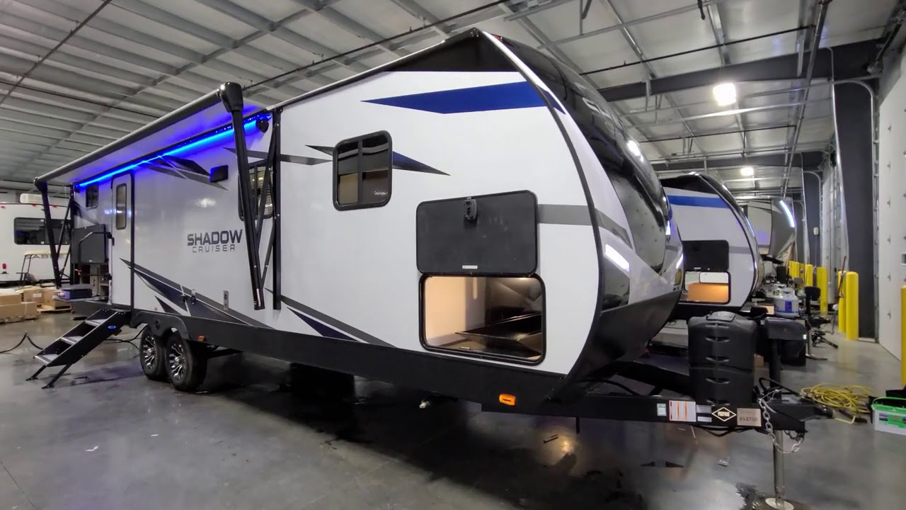 Прицеп-дача Shadow Cruiser 277BHS 2021 года выпуска от Cruiser RV на выставке Couchs RV Nation, п...