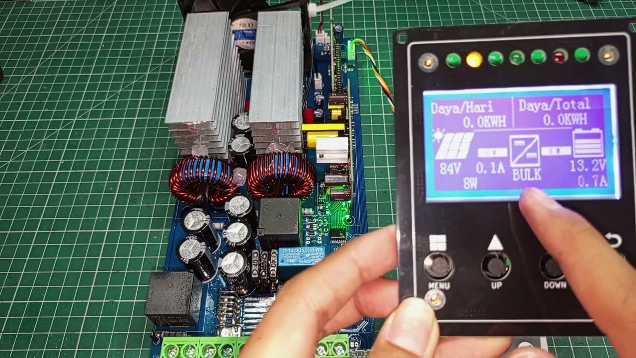 582860817461773398 Test uji kit MPPT ratting 60A SCC rakitan lokal indo tanpa casing