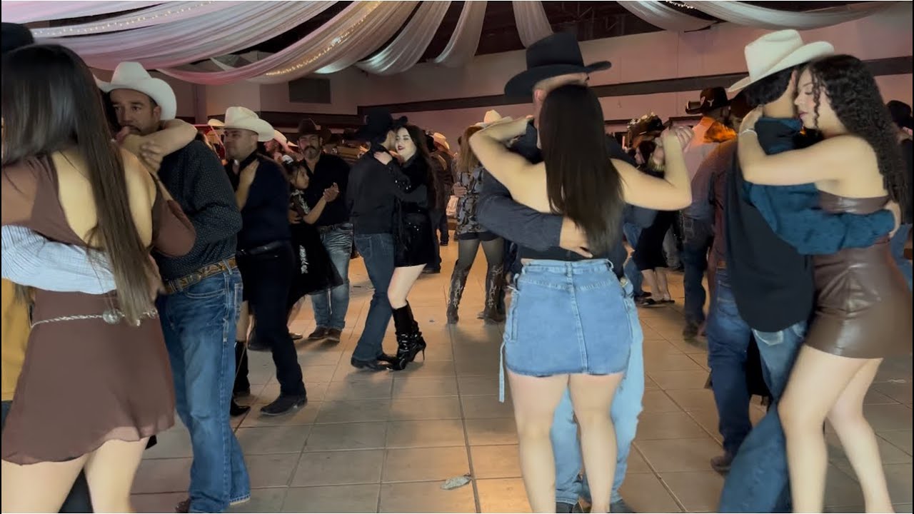 Bailamos toda la noche en Valle de Zaragoza con los Alegres del Arroyo 