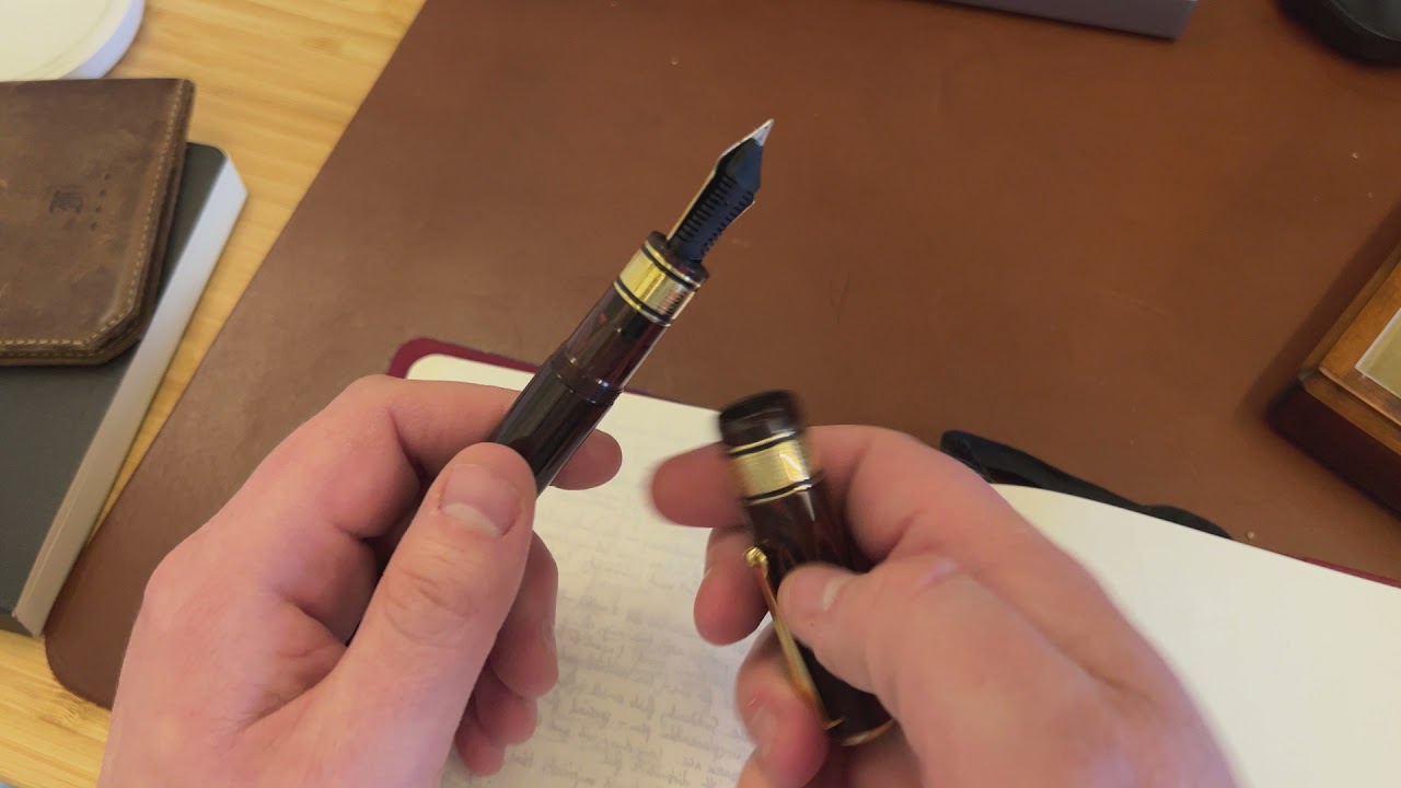 Review: Santini Italia Giant Cherry ebonite fountain pen