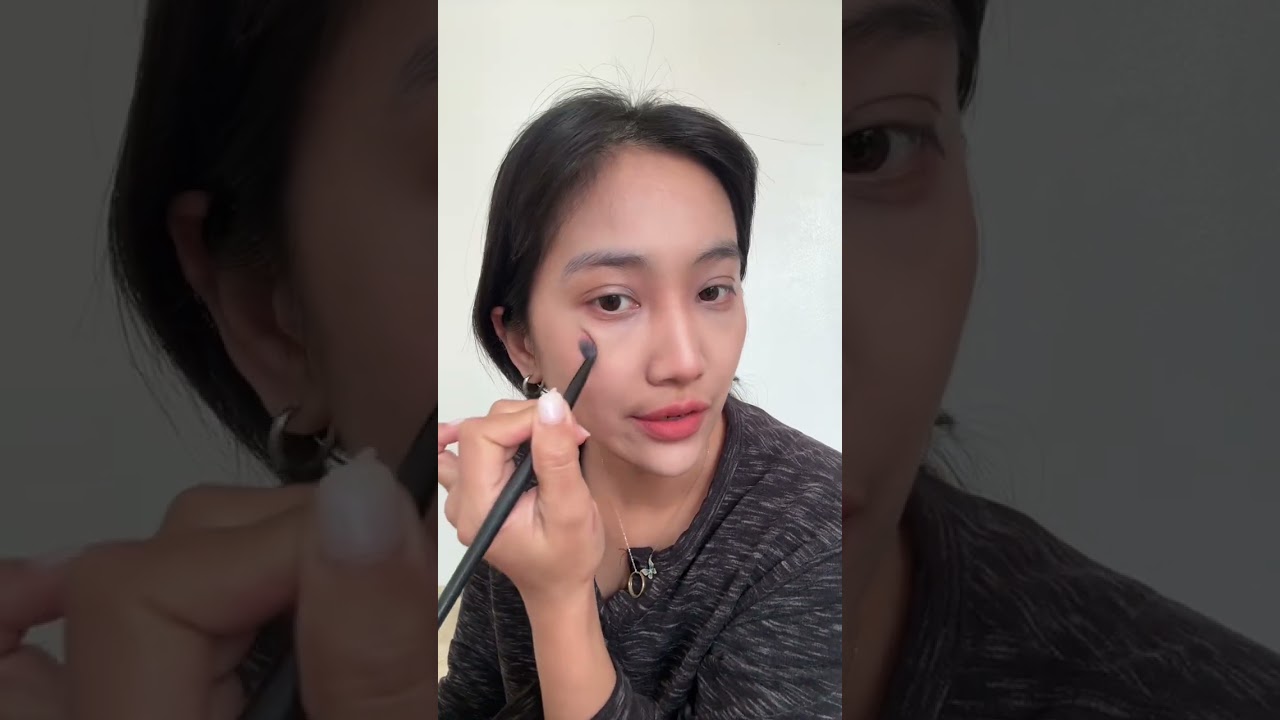 Giả vờ như không trang điểm