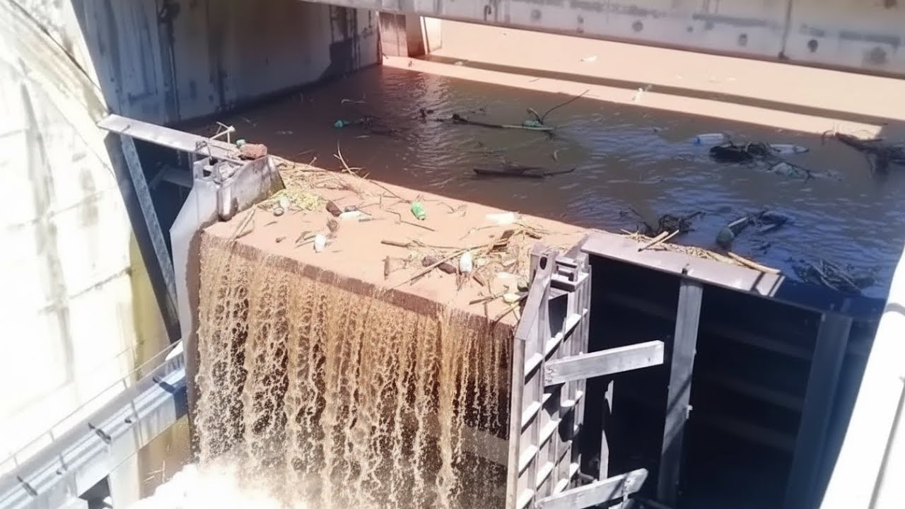 Operation of the Crest Flap Gate During Initial Reservoir Release