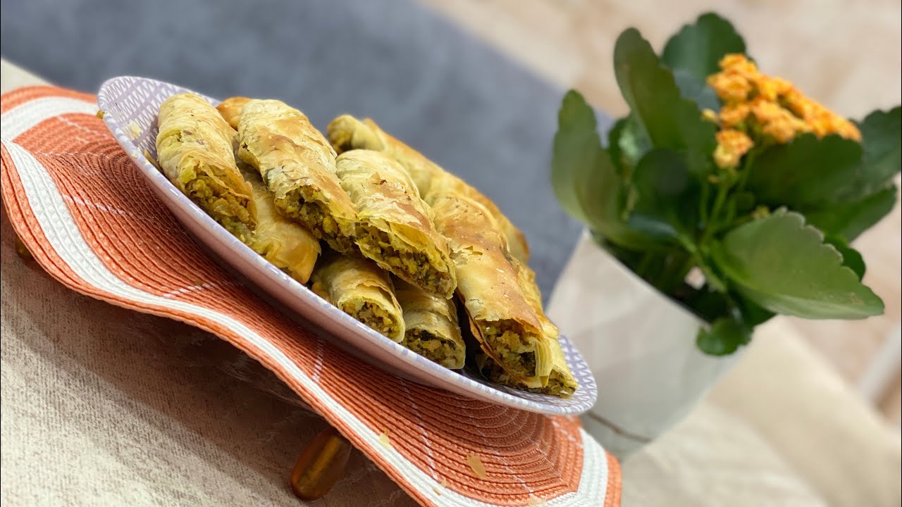 Искушение слоёного рулета: вкусный бёрек с начинкой из бараньего желудка.