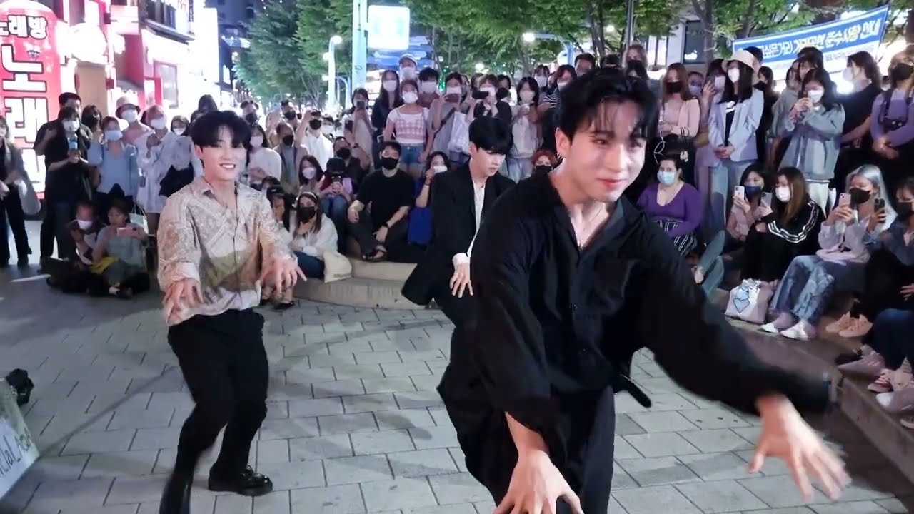 TUESDAY. AQA. BEAUTIFUL FANTASTIC BUSKING. HONGDAE STREET.