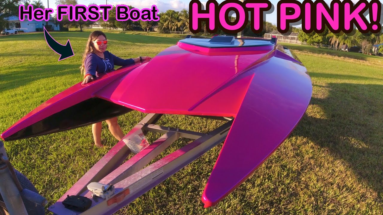 WE PAINTED HER BOAT HOT PINK! ( DIY BACK YARD PAINT JOB )  IT LOOKS AMAZING!!