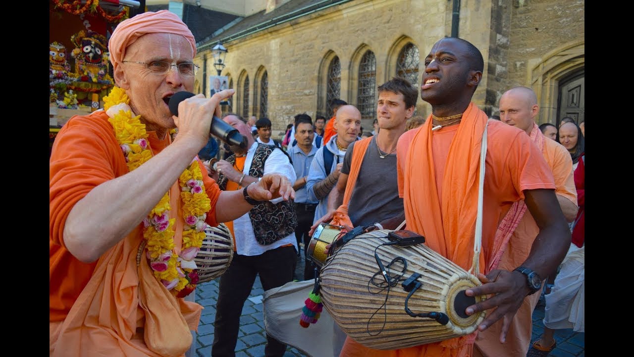 Ananta Das - Slow  8/16 beat mantra, transitioning to fast beat