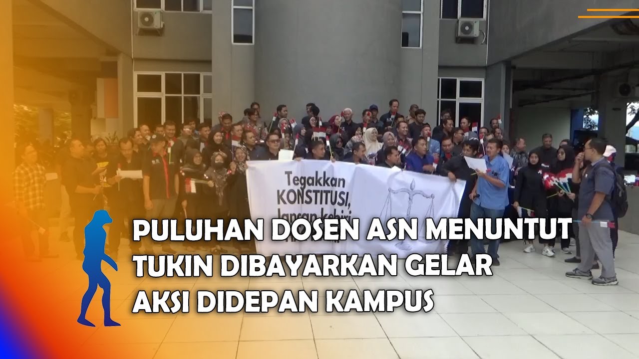 MADIUN - Puluhan Dosen ASN Menuntut Tukin Dibayarkan Gelar Aksi Didepan Kampus