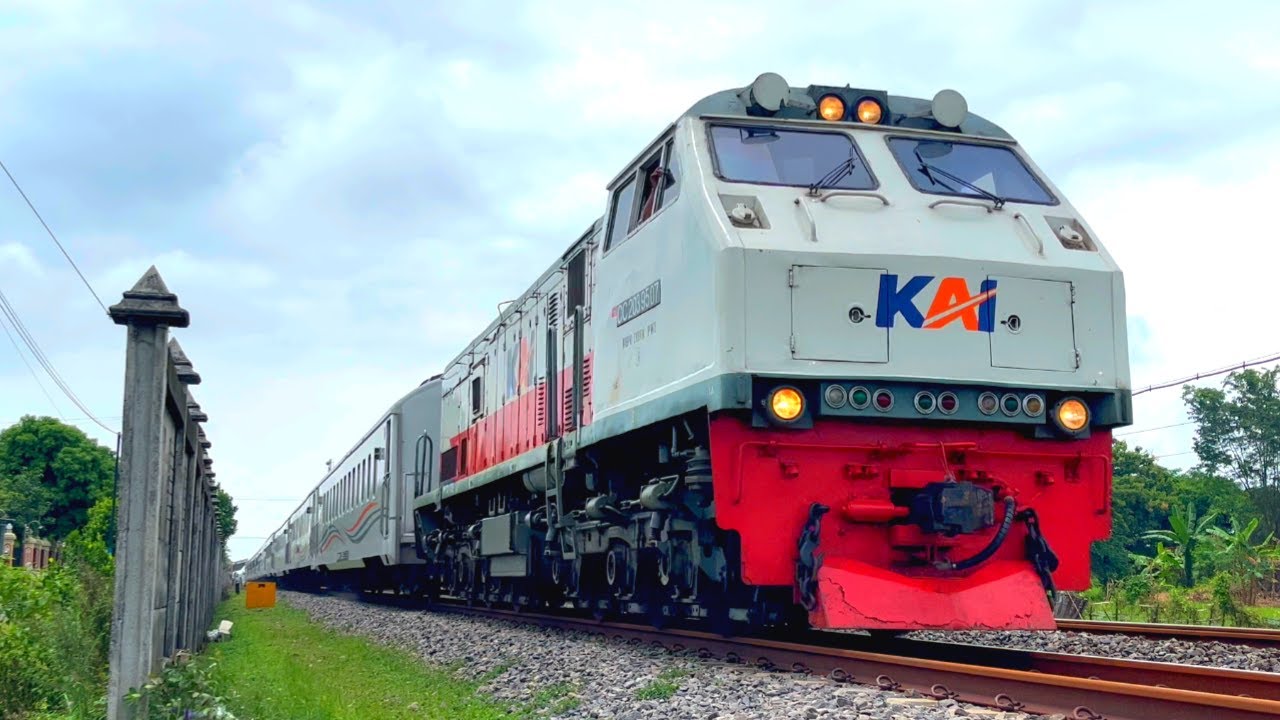 TOP KOMPILATION 14  in 1 High SPEED and SUPER Fast Train Videos |Diesel Trains | Indonesian Railways