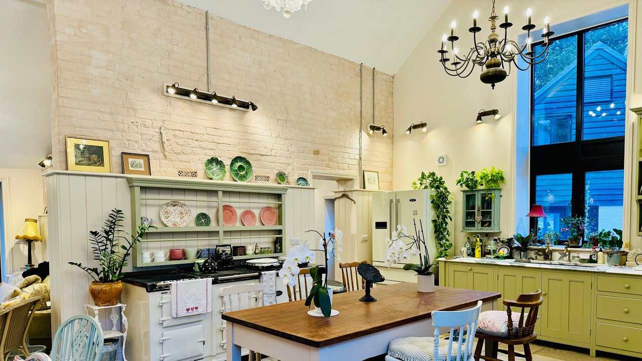 English Farmhouse Tour | Clean With Kate #farmhouse #farmhousekitchen #housetour