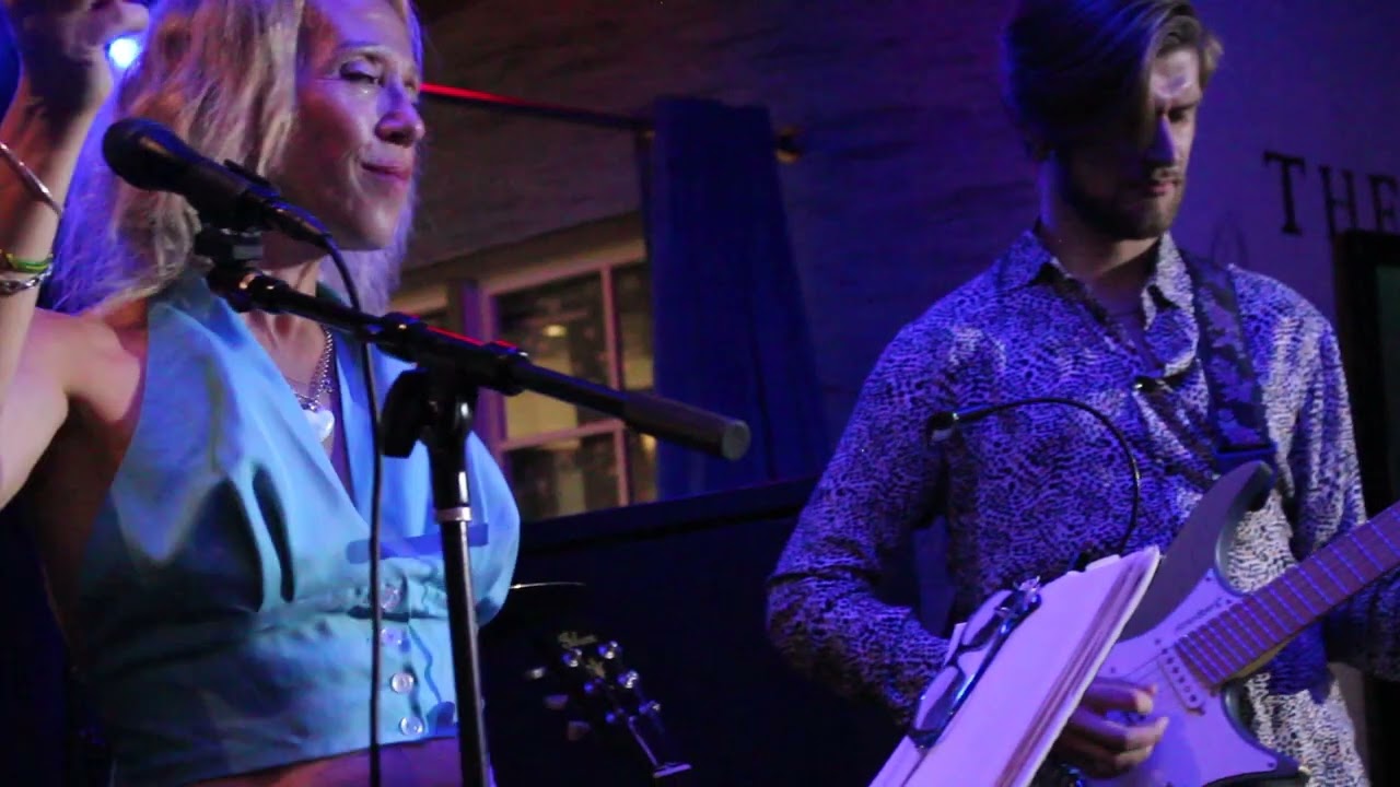 Fly Me to the Moon Cover sung by Christine Lucas