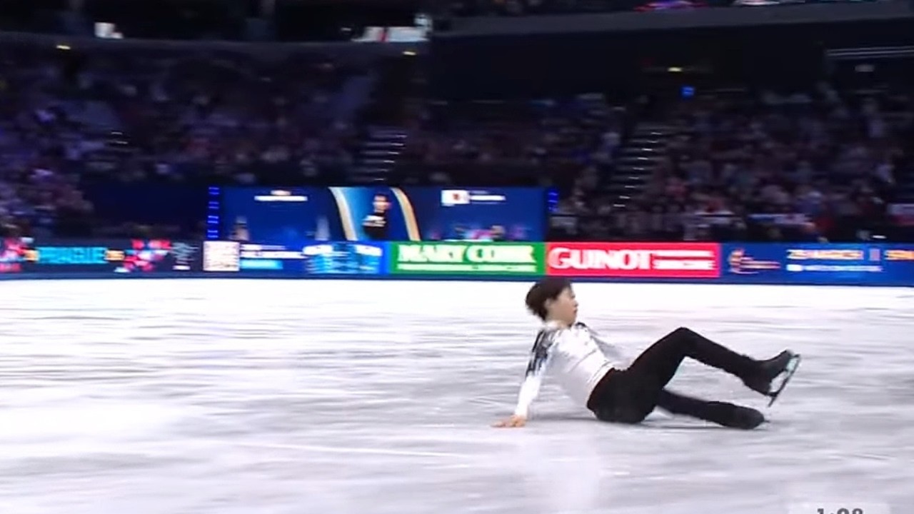 Yuma Kagiyama takes a fall in Men Short Program ISU Figure Skating World Championships Prague 2026