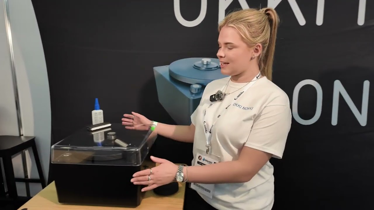 Okki Nokki One Record Cleaning Machine by Ms. Sanne Bezem (荷蘭新型洗唱片介紹)