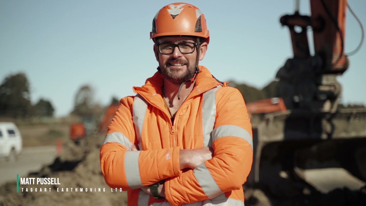 Leica iCON MC1 Semi-Auto Excavator | Onsite at Ravenswood Stage 3 with Taggart
