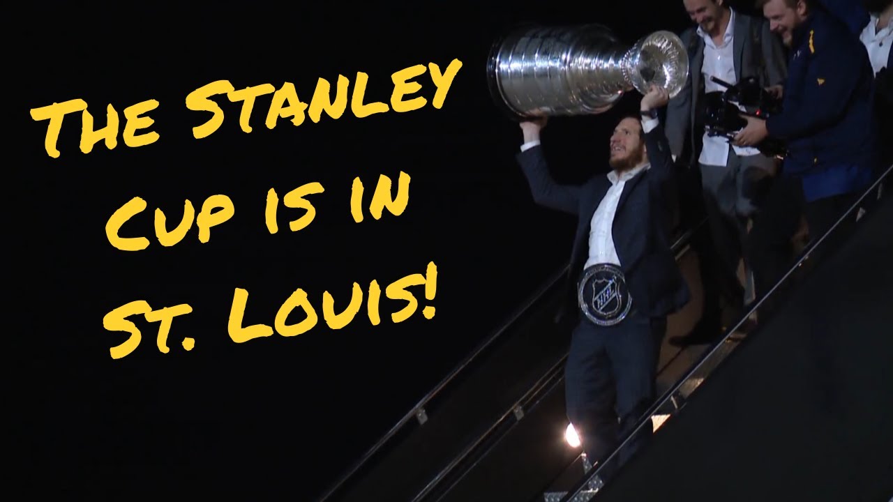 WATCH: The moment the Stanley Cup and Blues arrived in St. Louis