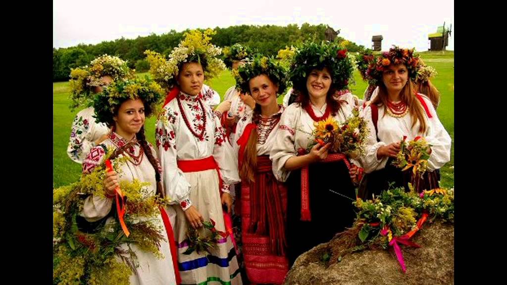 В  саду   гуляла . Зелене жито зелене .