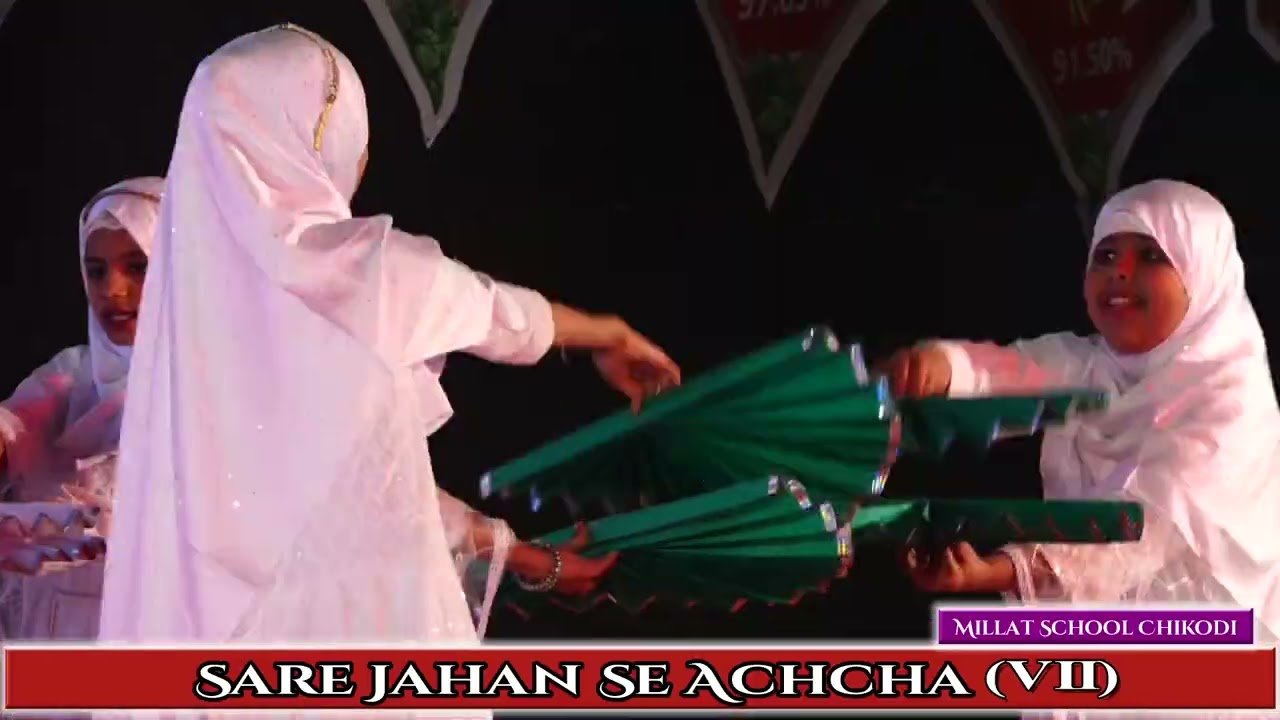 (VII, VIII Girls) performing on Sare Jahan Se Achcha song.