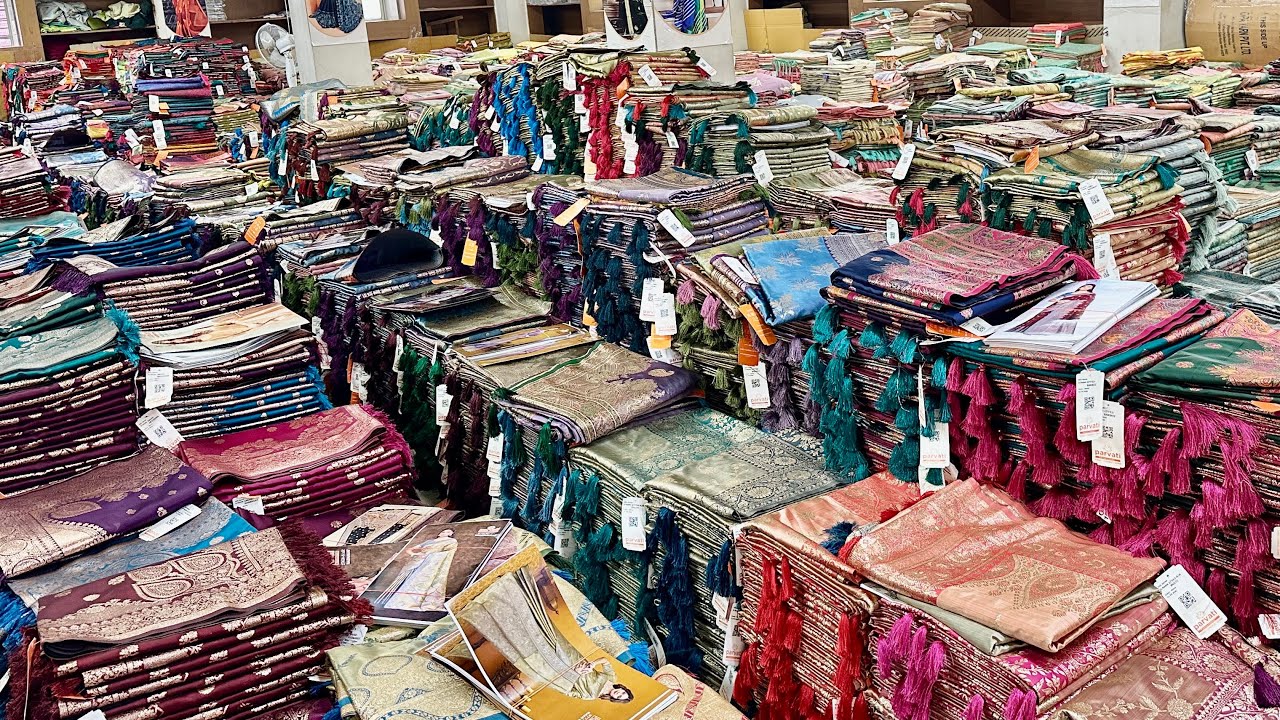 सबसे बड़ा फैक्ट्री / हिंदुस्तान के कोने कोने में जाता है यहाँ से माल /   BIGGEST SAREE MANUFACTURER