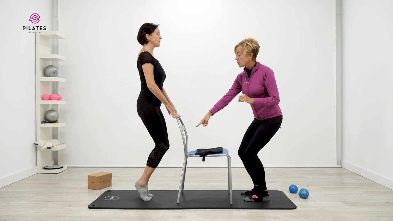 Fortalece Piernas y Caderas con Silla | Pilates en Casa (24 min)