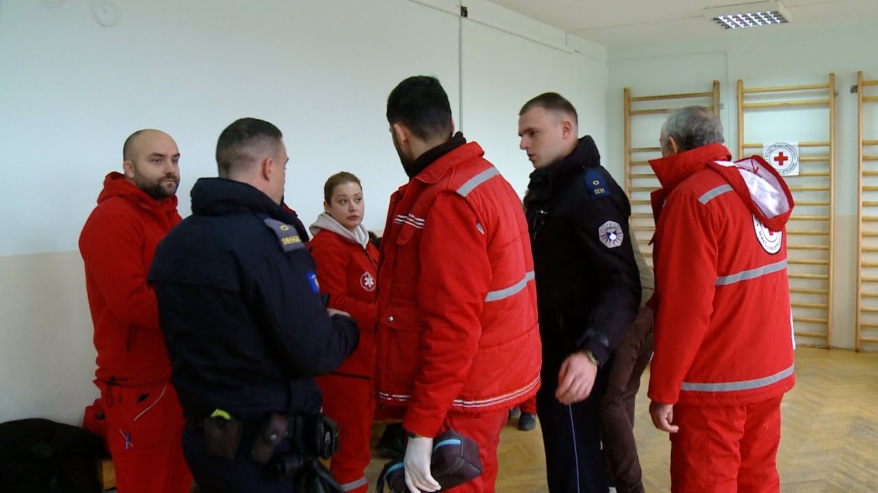 Kryqi i Kuq mban ushtrim fushor në SHFMU “Emin Duraku”