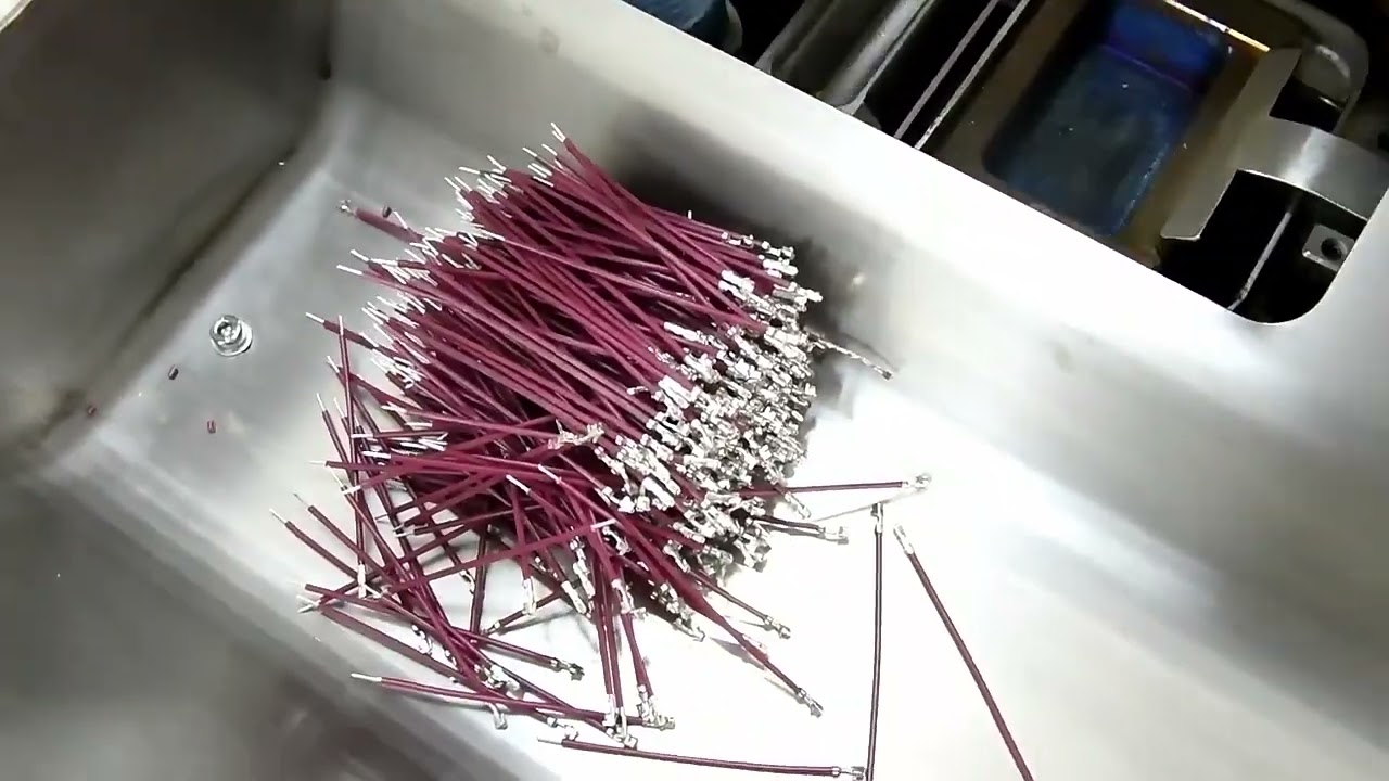 5 wire automatic crimping tinning machine, one head crimping, one head twisting tinning