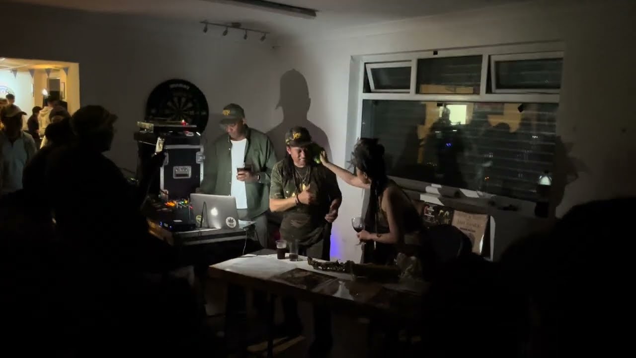 Mafia & Fluxy playing Sugar Minott & Entebbes - Working People's Song [Dubplate] @ The BHFC 28/06