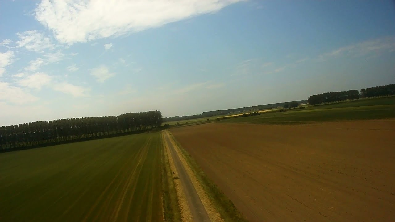 LYZRC L800 Pro 2 in strong wind. (44 km/h gusts)